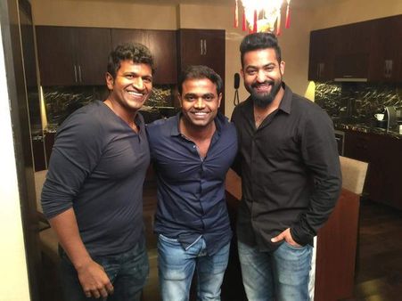 ఎన్టీఆర్‌ కన్నడంలో పాడిన క్షణాలు...(ఫొటోలు)