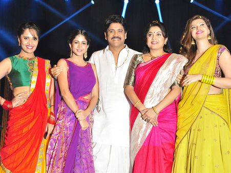 పరువు నిలబెడుతుందన్న నాగ్! (సోగ్గాడే చిన్ననాయనా ఆడియో ఫోటోస్)