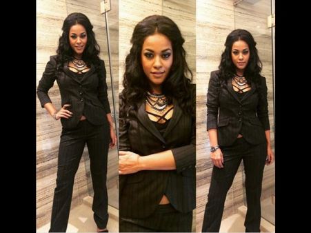 ముమైత్ ఖాన్ కొరుకుతూ బాలయ్య...(ఫొటోలు)