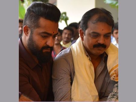 ఎన్టీఆర్ మూవీకి రాత్రుళ్లు కూడా కష్టపడాల్సి వస్తోంది: కొరటాల