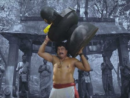 స్పూఫ్ కి అడ్డా ఈ బిడ్డ