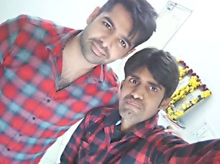 ‘నేను శైలజ’ గొడవ: ఉద్యోగం పోగొట్టుకున్న ఫ్యాన్‌తో రామ్