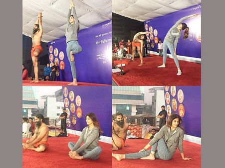 రాందేవ్‌ బాబాతో శిల్పాశెట్టి యోగా(వీడియో)