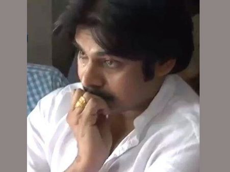 పవన్ చూసి కన్నీళ్లు పెట్టుకున్నాడా?