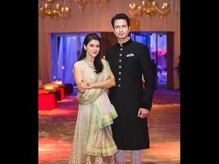 ఫొటోలు : అసిన్‌ వెడ్డింగ్‌ రిసెప్షన్‌.. వాళ్ళు మిస్?