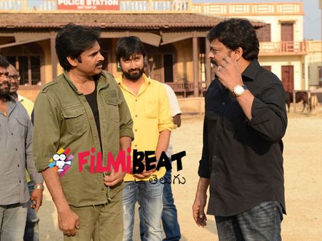 షాక్ :పవన్ సెట్లో చిరు..అసలు రీజన్ అదా?