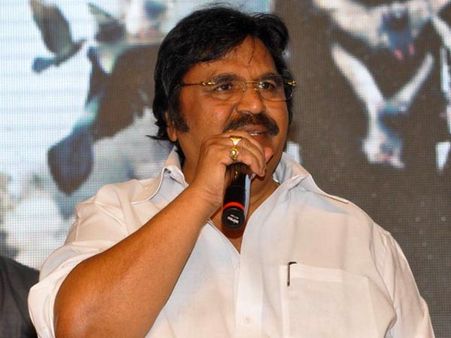 దాసరికి ‘ఫేస్‌బుక్‌’ వేధింపులు...పోలీస్ కంప్లైంట్