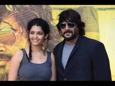 కుమ్మేసింది: హీరోయిన్ రియల్ బాక్సింగ్ (వీడియో)