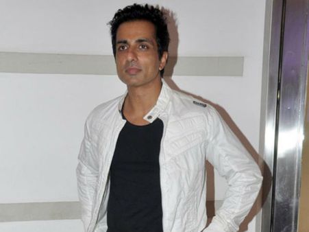 తెలుగు మూవీ విలన్ సోనూ సూద్ కుటుంబంలో విషాదం