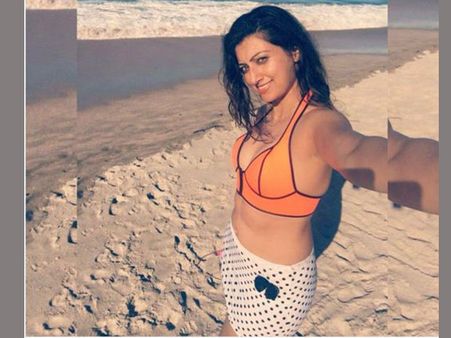 లవర్స్ డే: న్యూజిలాండ్‌లో ఆమె ఎవరితో? (సెల్ఫీ పిక్)