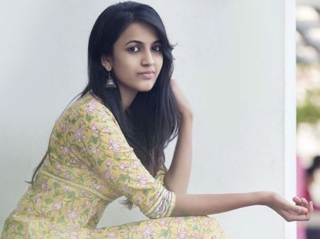 నాగ బాబు కూతురు నిహారికపై హరాస్మెంట్ కేసు వేస్తాం!