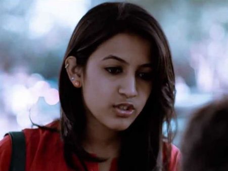 నిహారిక టెర్మ్స్ అండ్ కండీషన్స్.... (రొమాంటిక్ వీడియో)