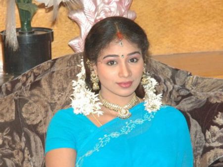 నిర్మాతగా, హీరోయిన్ గా మరో టీవీ యాంకర్ షాకింగ్ ఎంట్రీ!