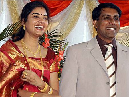 విడాకులకి అప్లై చేసిన మాజీ హీరోయిన్, మహేష్ సినిమా రిజెక్టు