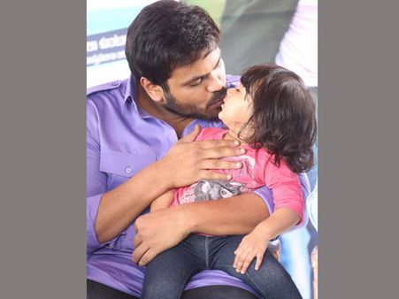 నా సినిమాకీ, కులానికి ముడి పెట్టొద్దు: మంచు మనోజ్