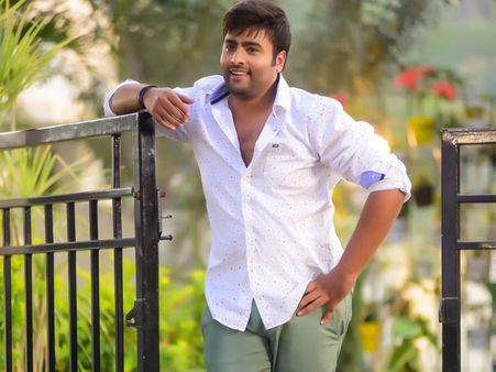 నారా రోహిత్ గురించి ఓ నమ్మలేని నిజం : కృష్ణ, చిరంజీవి, ఇప్పుడు ఈ హీరోనే