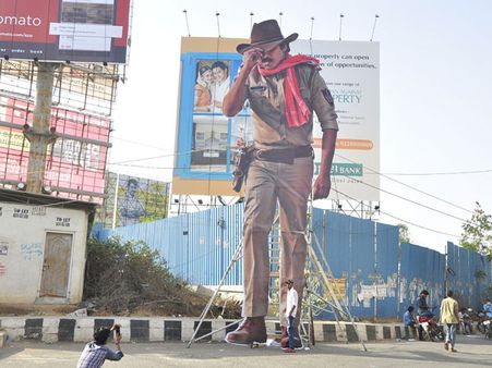 జై పవన్ కళ్యాణ్: ‘సర్దార్’ ట్రైలర్‌పై కామెంట్స్!