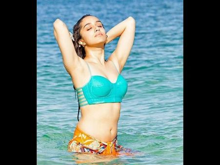 ఫస్ట్ టైం బికినీ వేసింది, కామెంట్స్ ఎలా వస్తాయో? (ఫోటోస్)