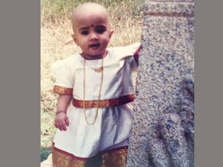 శ్రీదేవి కూతురు బోడి గుండుతో.... (ఫోటోస్)