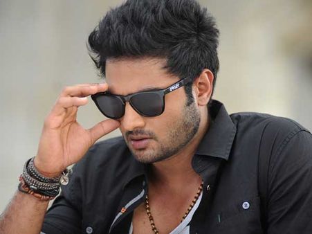 ప్రభాస్ సినిమానే సుధీర్ బాబు కలిసివచ్చేటట్లుంది, అందుకే కన్నీళ్లు