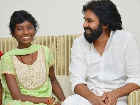 పవన్ దయవల్లే, ఆయన దేవుడు, సర్దార్ చూస్తా: శ్రీజ