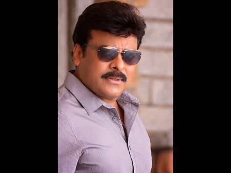 నెగిటివ్ ఫీడ్ బ్యాక్, ఆలోచనలో చిరు, నచ్చలేదంటూ ఫ్యాన్స్