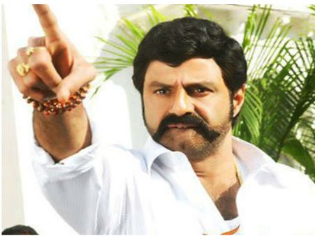 బాలకృష్ణని టార్గెట్ చేసుకున్న మెగా బ్రదర్స్....