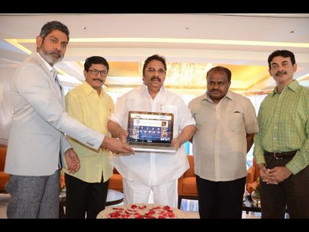 జగపతి బాబు న్యూ బిజినెస్ ‘క్లిక్ సినీ కార్ట్’...అసలు ఏమిటి ఇది?