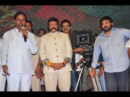 బాలయ్య గౌతమీపుత్ర శాతకర్ణి పూజకు కెసిఆర్, చిరు, ఉద్ధండులు