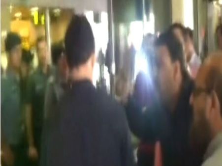 భజరంగీ భాయిజాన్ దర్శకుడి పై పాకిస్థాన్ లో దాడి