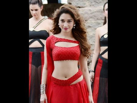 కరణ్ జోహార్ కి కూడా తమన్నానే కావాలట