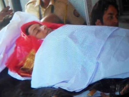 చిన్నారి పెళ్లికూతురు నటి అంత్యక్రియలు, ప్రియుడి అరెస్ట్ (ఫోటోస్)