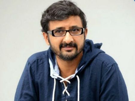 సినీ డైరక్టర్ తేజపై క్రిమినల్ కేసు, క్రిమినల్ గ్యాంగ్ లతో కలిసి