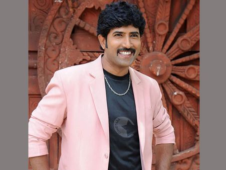 హీరో వేణు,ఆయన భార్యపై...డాక్టర్ పోలీస్ కంప్లైంట్