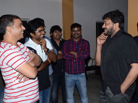 ‘సుప్రీమ్’షోలో చిరంజీవి, మేనల్లుడికి శుభాకాంక్షలు (ఫోటోస్)