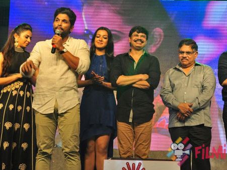 అల్లు అర్జున్ ఎగ్జైట్మెంట్: నేను 100 కోట్లు, చిరంజీవి 150 కొట్లు!