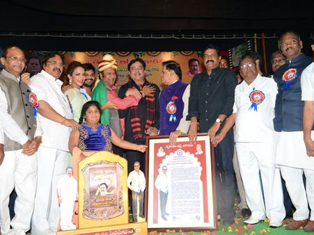 మోహన్ బాబుకు ‘దాసరి స్వర్ణకంకణం’ ప్రదానం (ఫోటోస్)