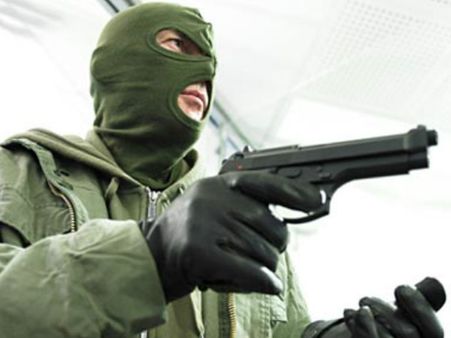 స్టార్ సింగర్ స్టూడియోలో దొంగతనం,భార్య తరపు బంధువులే?