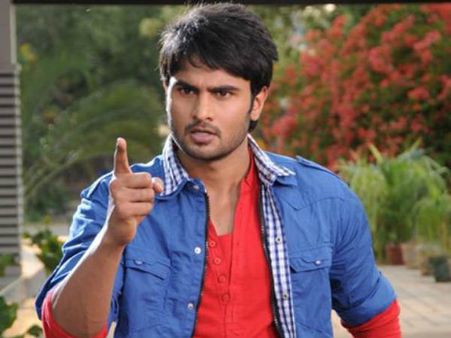 మహేష్ బావ సైతం ఓ తమిళ రీమేక్ తో సిద్దం