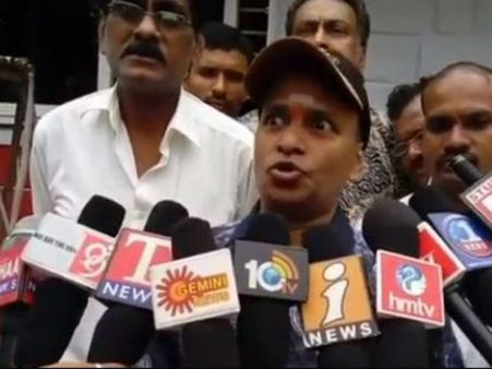 వేణు మాధవ్ చనిపోతే నేను ఎవర్ని? సాక్ష్యాలు చూపుతూ ఫైర్ (వీడియో)