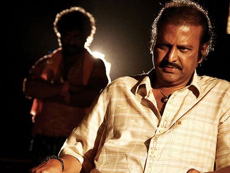 కత్తితో పరుగెత్తిన మోహన్ బాబు, షూటింగ్ లో షాకింగ్ సంఘటనలు