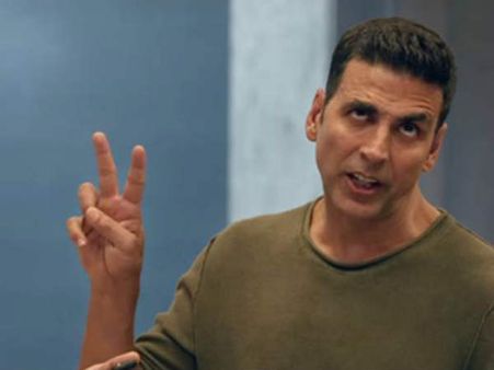 అపరిచితుడు స్పూఫ్ లా చేసారు: అయినా మొదటిరోజే 15 కోట్లు కొల్లగొట్టింది