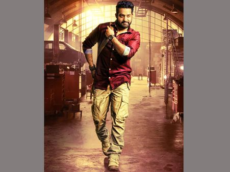 చిరంజీవి బాటలోనే యంగ్ టైగర్: అబిమానుల పై ఆపరేషన్ ఆకర్ష్