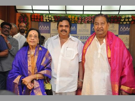 ప‌ద్మ‌శ్రీ ఇవ్వ‌క‌పోవ‌డం దౌర్భాగ్యం: దాస‌రి