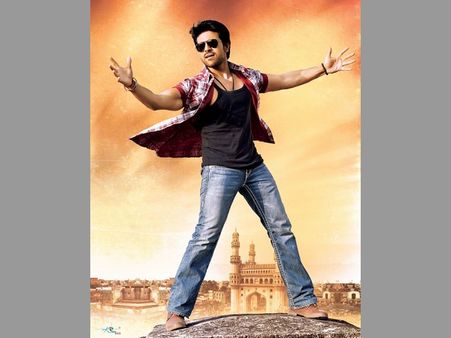 డాక్టర్ గా రామ్ చరణ్, కాకపోతే సంవత్సరం ఆగాలి మరి