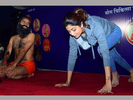 ఐఫా అవార్డ్ ఫంక్షన్ లో శిల్పాశెట్టి ఏం చేస్తోందంటే....