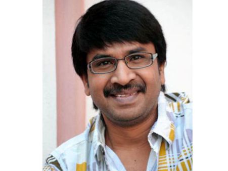 శ్రీనివాస రెడ్డి బూతు పద ప్రయోగం, ఎంజాయ్ చేసిన త్రివిక్రమ్, స్టేజీపైనే ఇవన్నీ..