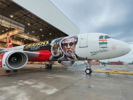 ‘కబాలి’: హైదరాబాద్లో 300 మంది 200 గంటలు కష్టపడ్డారు (వీడియో)