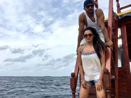 ఉదయ్ కిరణ్ హీరోయిన్ ఇన్నాళ్లకు ఇలా హాట్ హాట్‌గా... (ఫోటోస్)