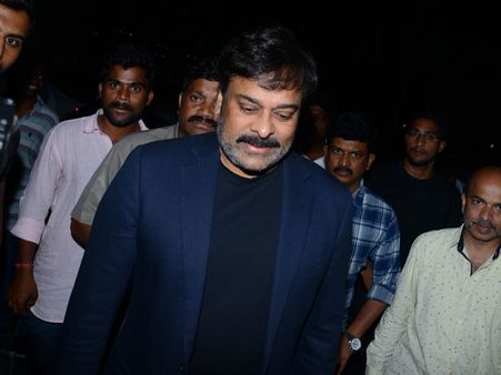 మహేష్, పవన్‌తో నష్టం: రజనీ వచ్చి చిరుకి హెల్ప్, వర్కౌట్ అయ్యేనా?